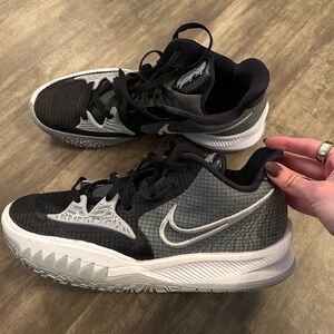 Nike Kyrie Low 5 Basketball Shoes